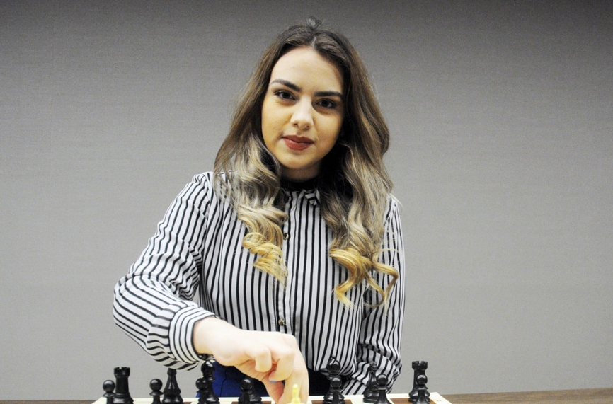 Треньорът на българската гордост в шахмата Нургюл Салимова Живко