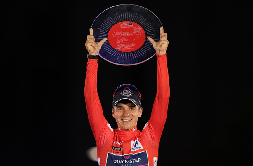 Защитаващият титлата си от Колоездачната Обиколка на Испания Ремко Евенпул