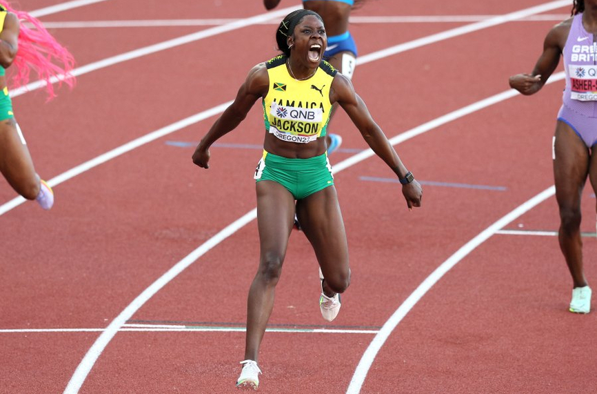 Двукратната световна шампионка на 200 метра Шерика Джаксън отново направи