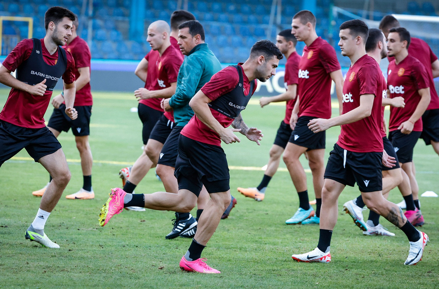 Българският национален отбор по футбол гостува на Черна гора в