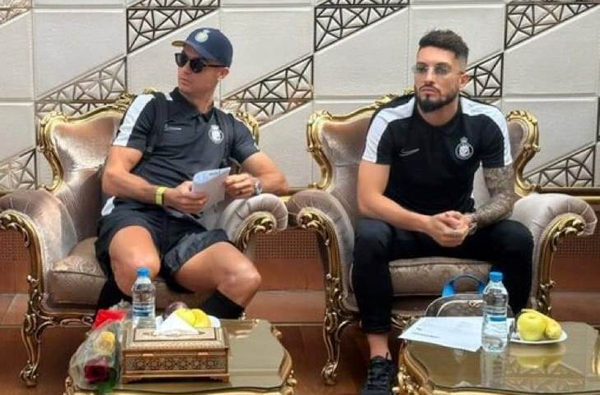 Добре дошъл Роналдо Иранците посрещнаха португалската звезда на Ал Насър в