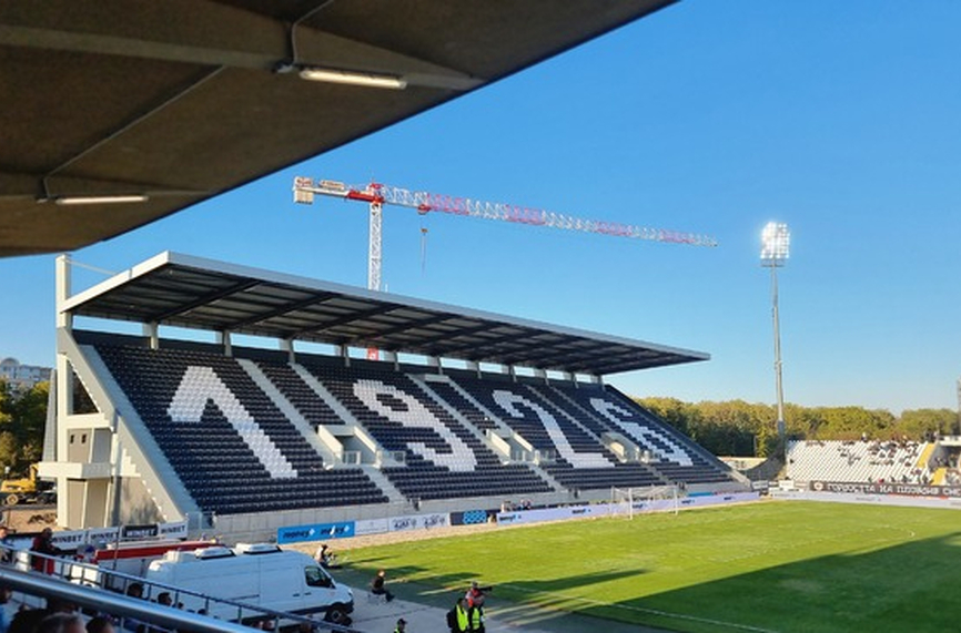 Локомотив Пловдив започна работа по тревното покритие на клубния стадион