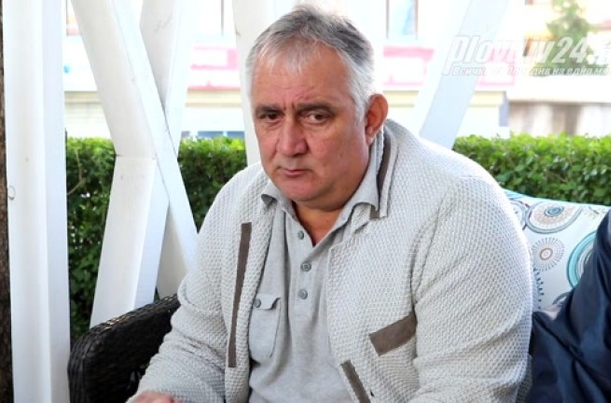 Бившият нападател на Левски Петър Курдов зачекна Илиана Раева за