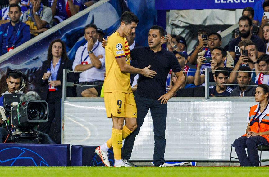 Звездата на Барселона Роберт Левандовски получи контузия през първото полувреме