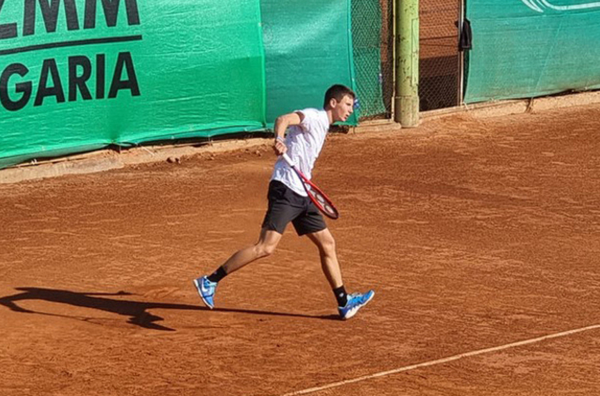Илиян Радулов се класира за четвъртфиналите на ITF турнира за