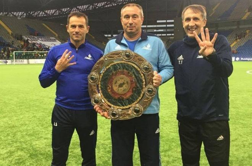 Станимир Стоилов е считан за сигурен нов треньор на АПОЕЛ