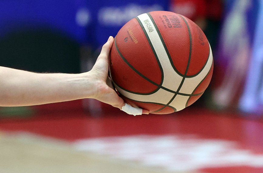 Баскетболният клуб Апоел Тел Авив обяви смъртта на двама играчи