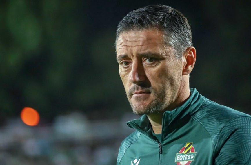 Треньорът на Ботев Пловдив Душан Керкез има една дилема преди