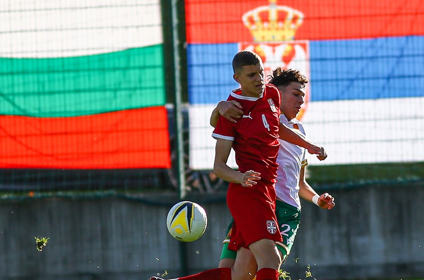 Юношеският национален отбор на България до 16 г изпусна нещастно
