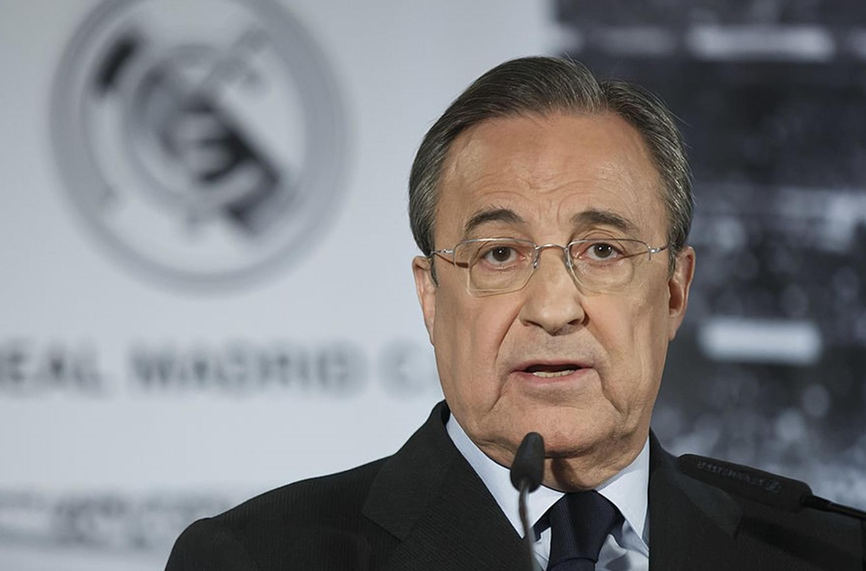 Президентът на Реал Мадрид Флорентино Перес говори по време не