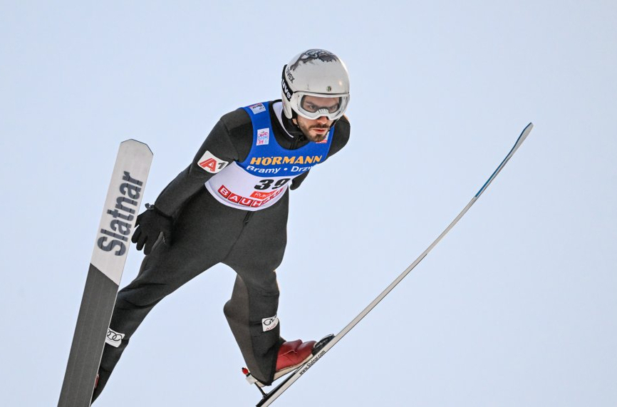 Българският състезател в ски скока Владимир Зографски преодоля квалификациите в днешното