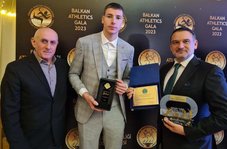 Българският атлет Божидар Саръбоюков получи престижната награда за Изгряваща звезда