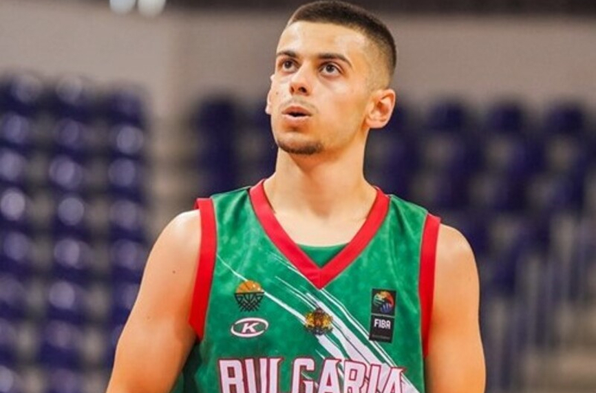 Българският баскетболист Мартин Ангелов и неговия университетски тим Стоктън надиграха