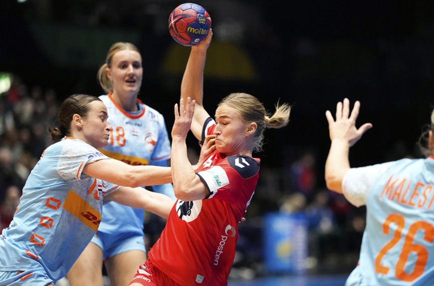 Франция и Норвегия са първите полуфиналисти на Световното по хандбал за жени