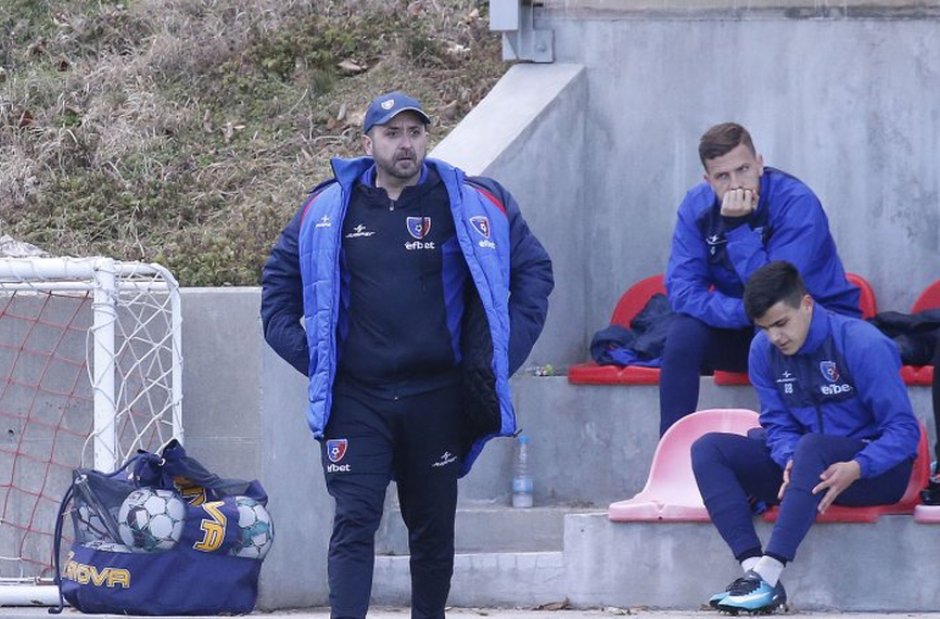 Треньорът на Струмска слава: Напуснаха ни 10 футболисти (ВИДЕО)
