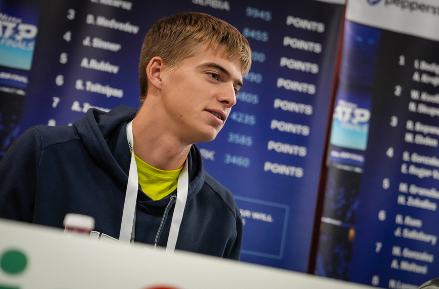 Пьотр Нестеров на четвъртфинал в Казахстан