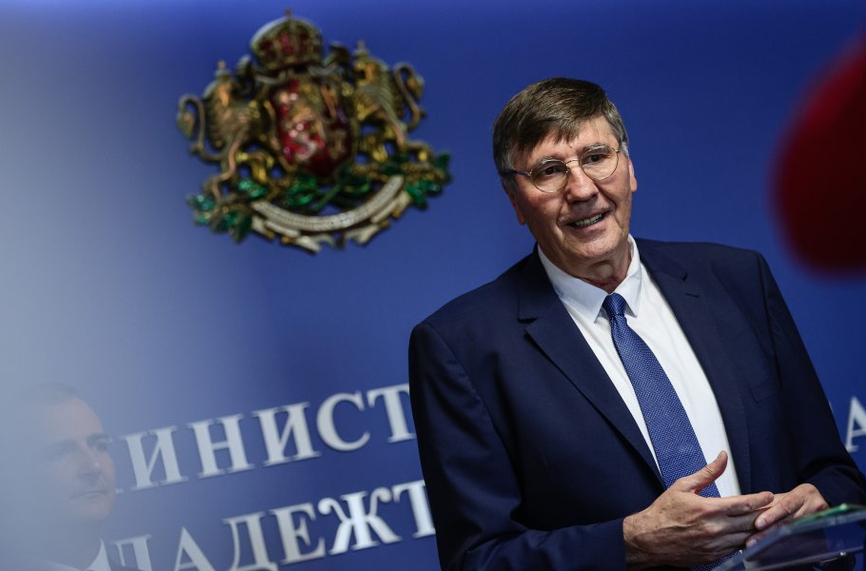 След гафа с компютърната система: Министър Глушков разпореди проверка на тотото