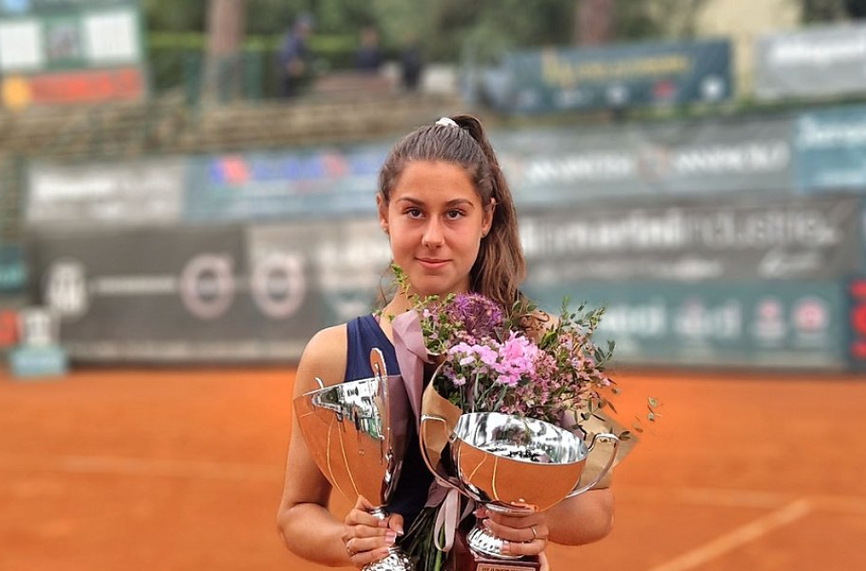 Елизара Янева на четвъртфинал в Милано