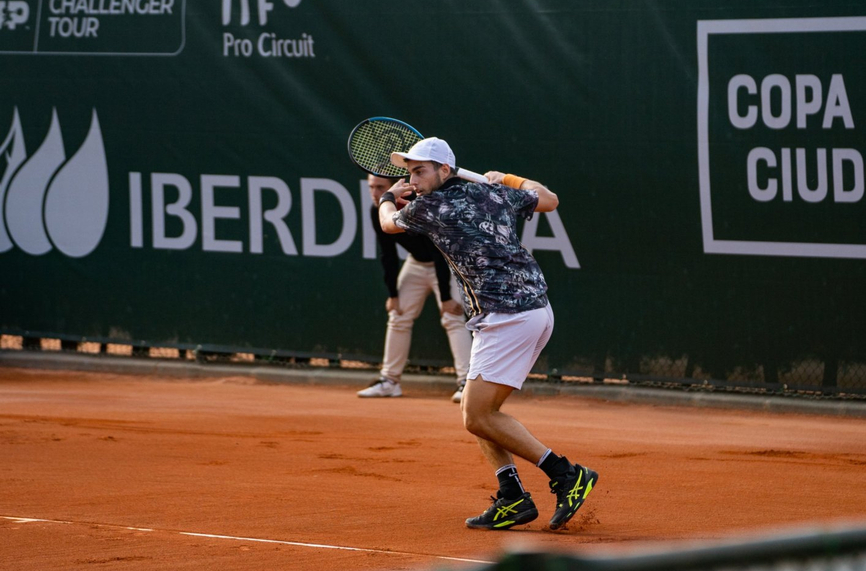 Адриан Андреев на четвъртфинал в Италия