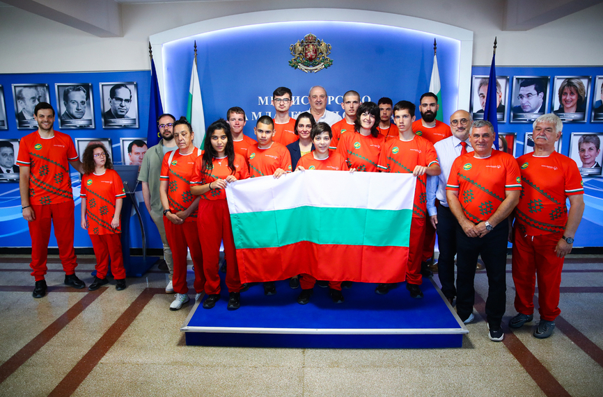 Замeстник-министър Андонов пожела успех на отбора по хокей на трева на Спешъл Олимпикс