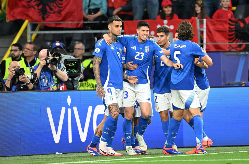 Италия обърна Албания след най-бързия гол в историята на турнира (ВИДЕО)