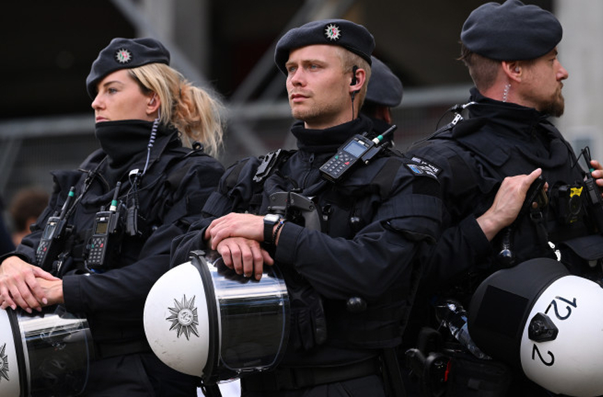 Германската полиция обясни за стрелбата срешу фен в Хамбург