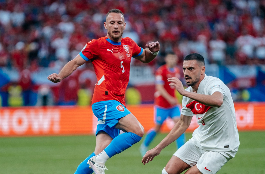 Турция отчая 10 от Чехия с гол в 94-ата минута