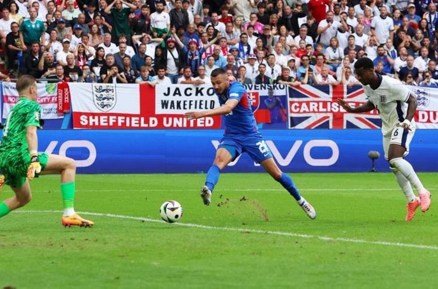 НА ЖИВО: Англия – Словакия 0:1