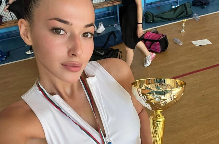 Мис България и шампионка по фехтовка негодува от федерацията