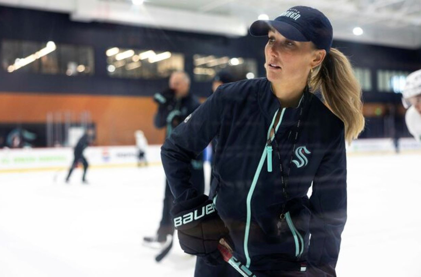 Революция! Жена стана треньор в НХЛ