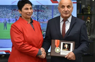 Стела Енева дари на НСА първия си паралимпийски медал