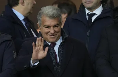 "Негрейра" продължава да виси над главата на Барселона